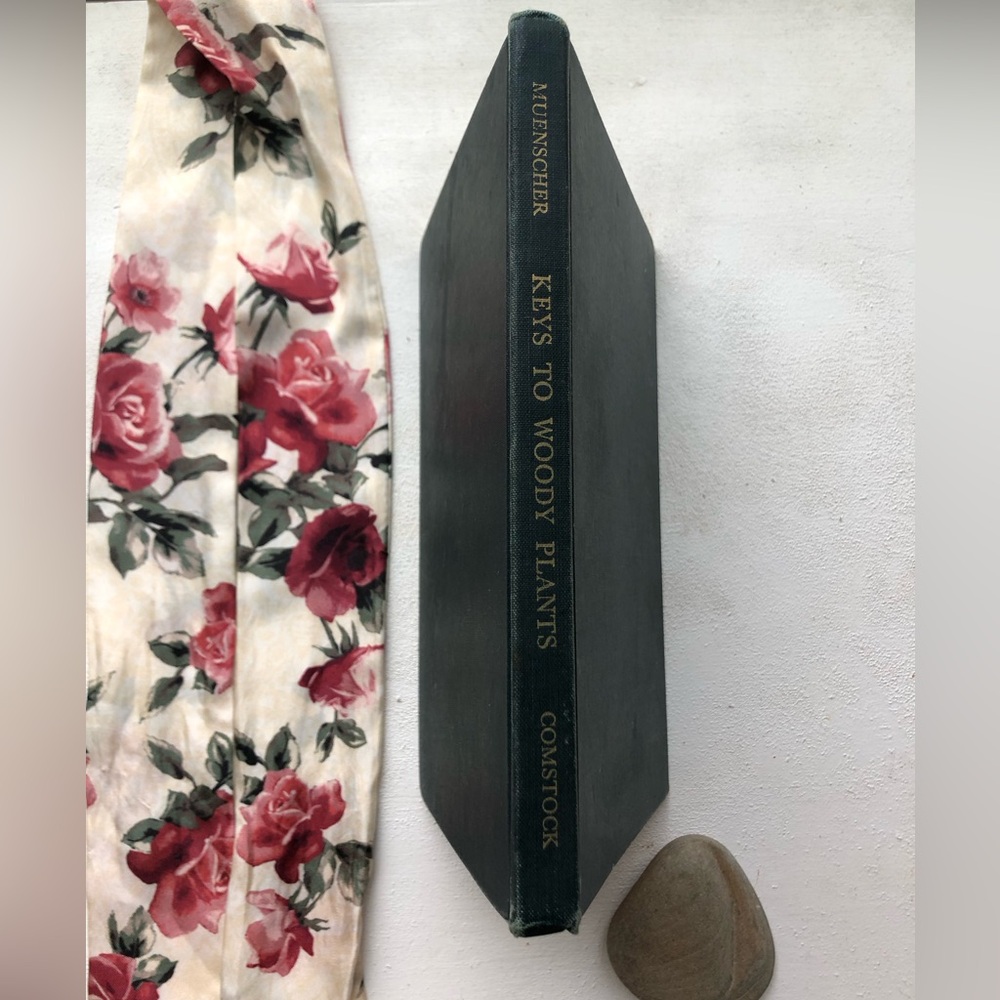 Keys To Woody Plants by W.C. Muenscher, Cornell University Comstock 1963 reprint